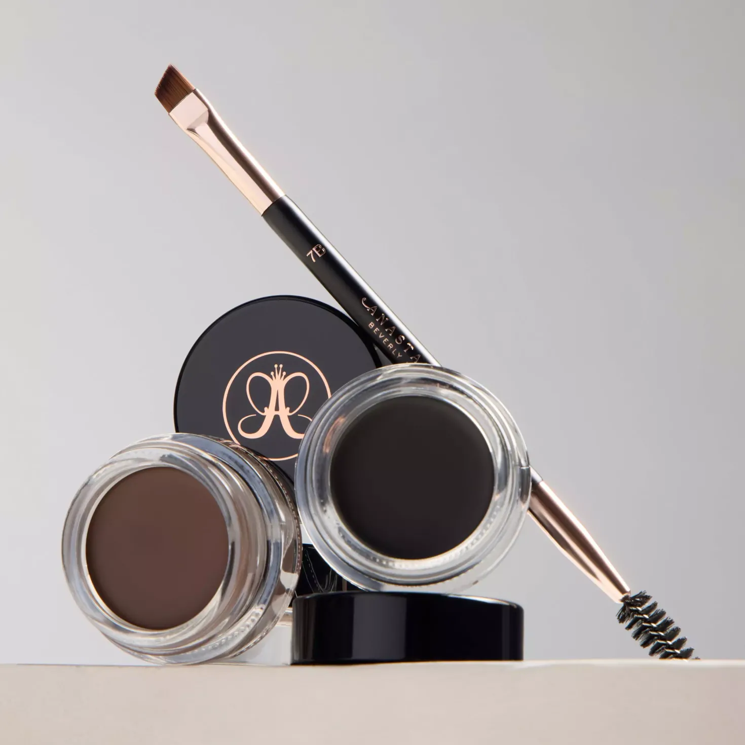 Anastasia Beverly Hills Dip Brow Pomade Soft Brown