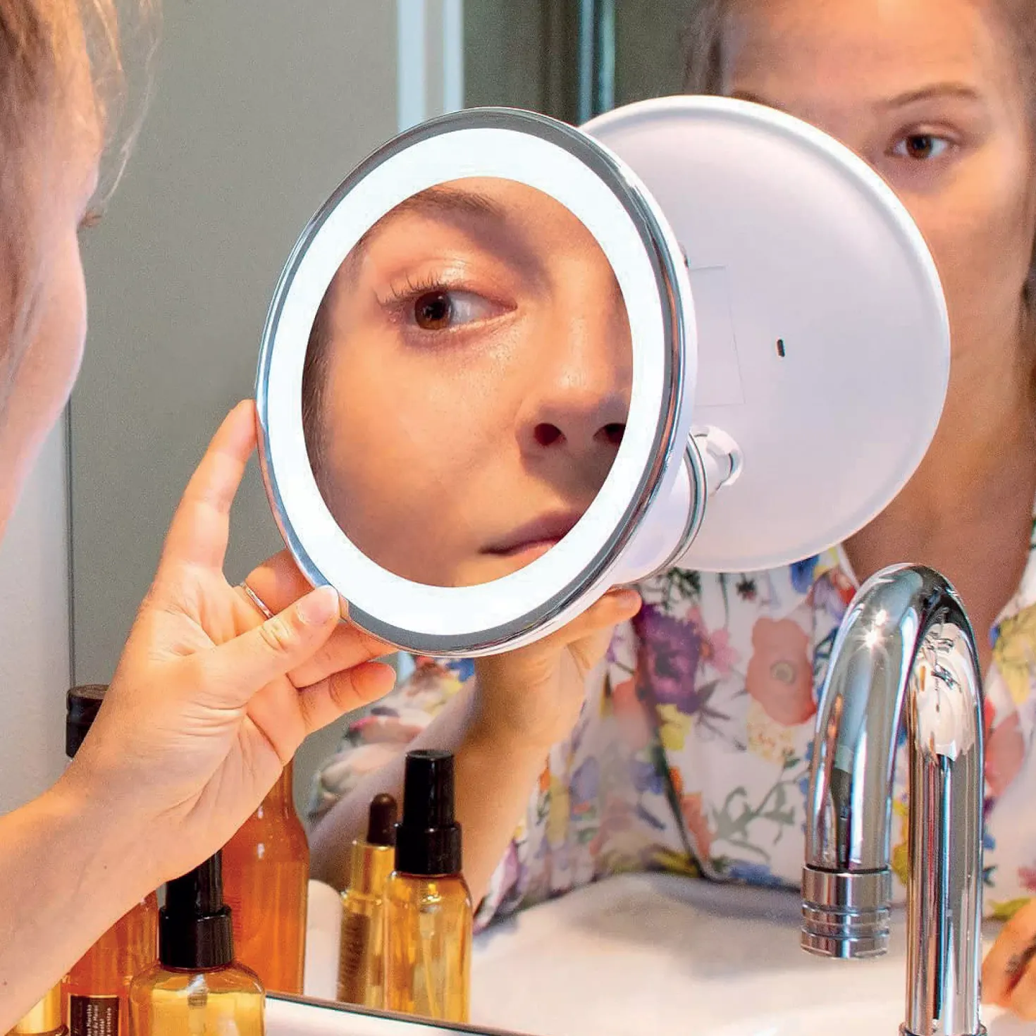 Browgame Cosmetics Signature Suction Mirror 10x Large