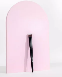 Brushworks No. 8 Precise Angled Concealer Buffing Brush