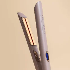 Camilla Pihl Cosmetics That IR Flat Iron