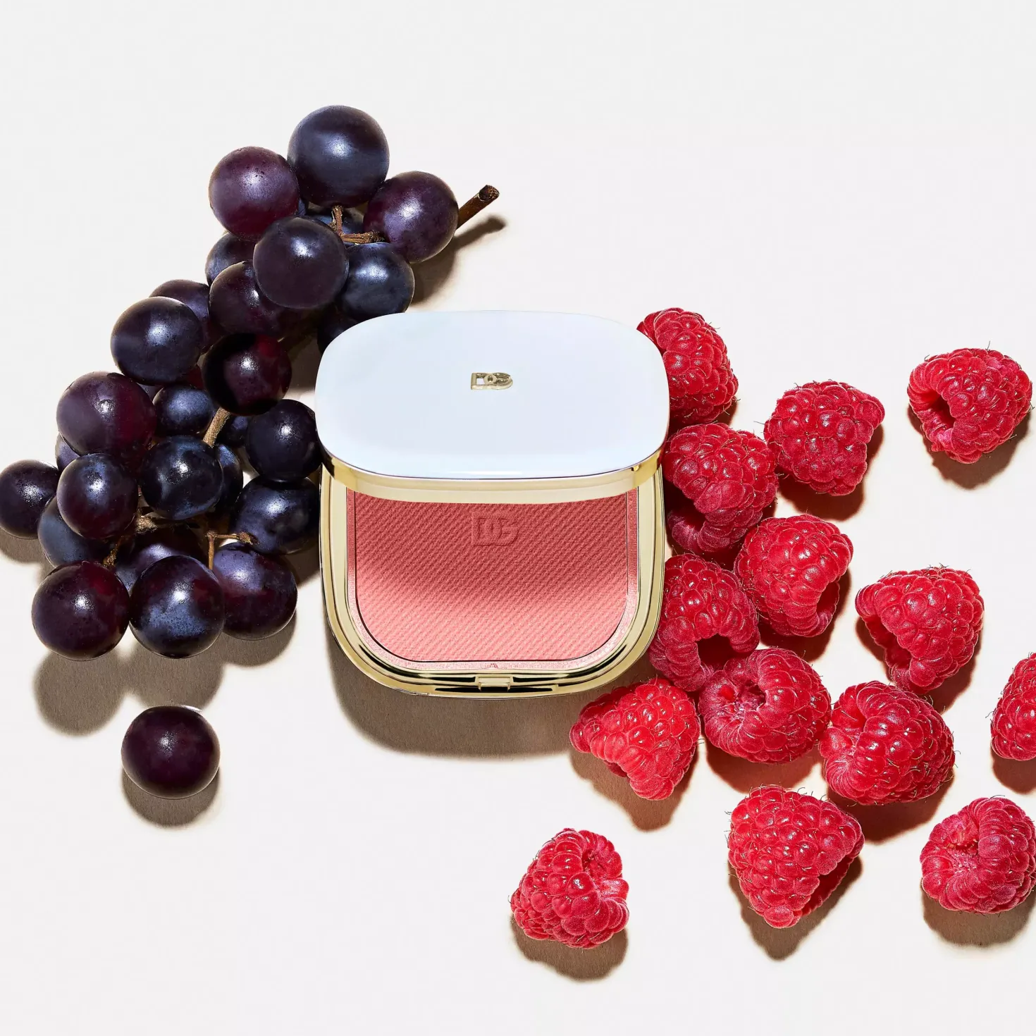 Dolce & GabbanaClassic Cheeks&Eyes Match Lasting Blush & Eyeshadow Powder 05 Wonderful Strawberry