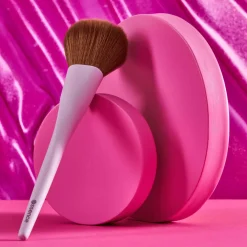 essence Powder Brush