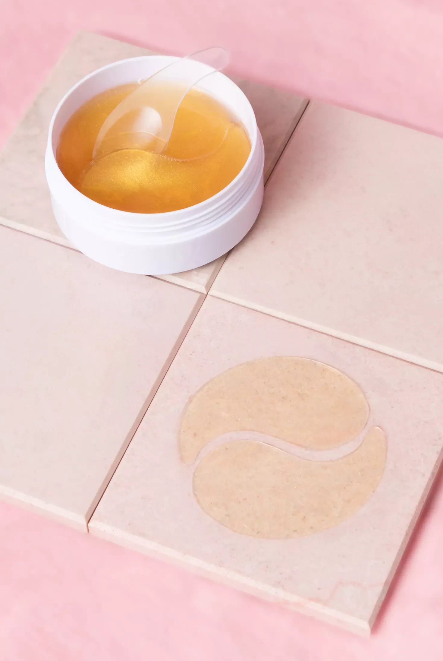 Ibero Cooling Under-Eye Pads Metal