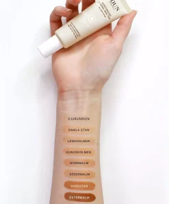 IDUN Minerals Moisturizing Mineral Skin Tint SPF30 Gamla Stan Light