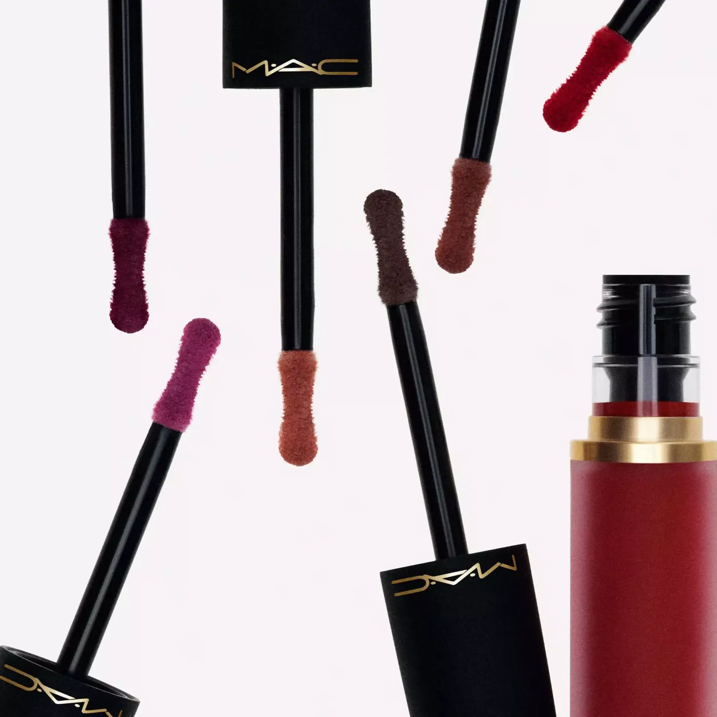 MAC CosmeticsPowder Kiss Lip + Cheek Mousse Date Night