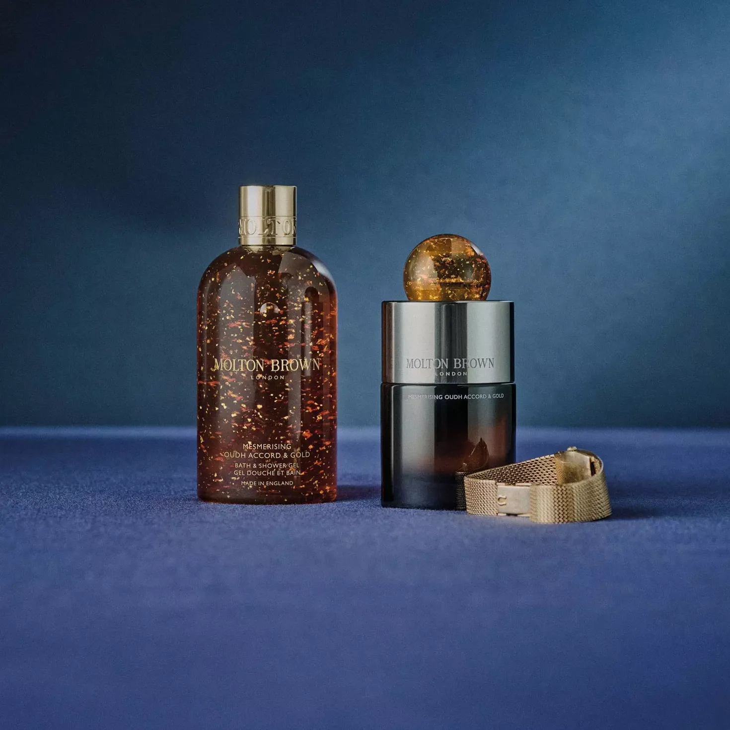 Molton Brown Mesmerising Oudh Accord & Gold Bath & Shower Gel 300 ml