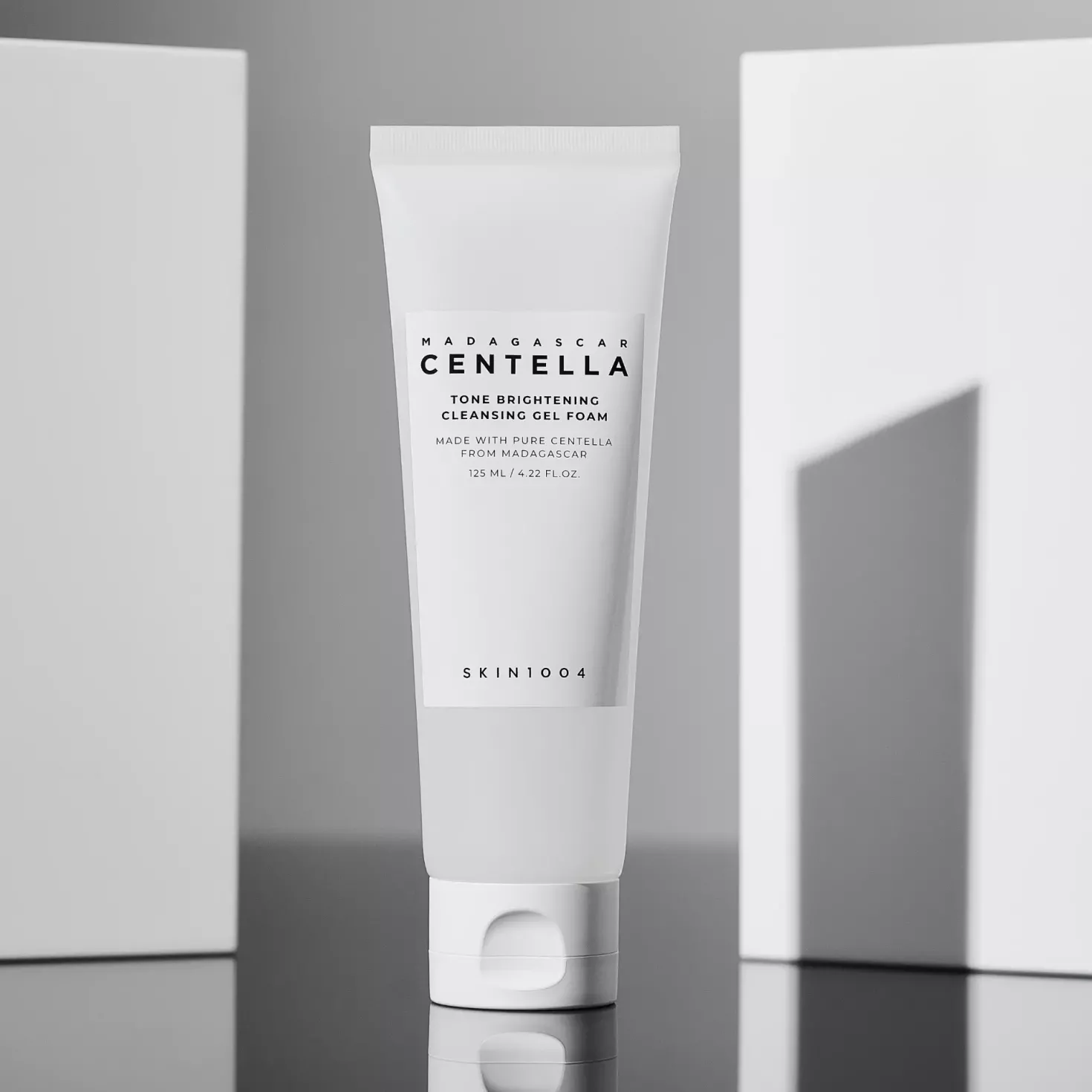 SKIN1004 Madagascar Centella Tone Brightening Cleansing Gel Foam 125 ml