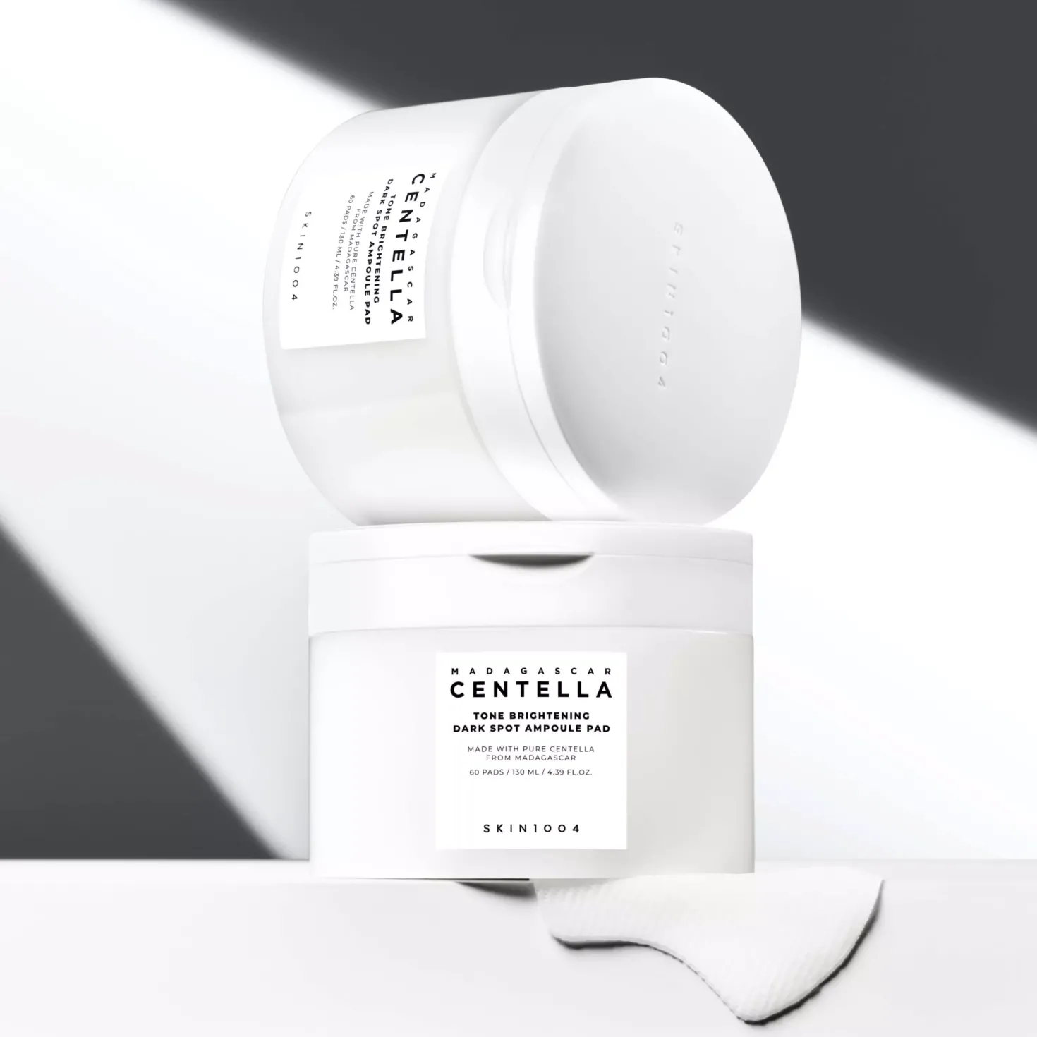 SKIN1004Madagascar Centella Tone Brightening Dark Spot Ampoule Pad 130 ml