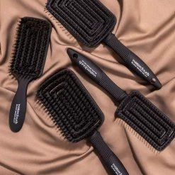 WatercloudsBlack Brush No.25 Flexi Vent Small S
