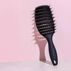 Yuaia Haircare Curvy Brush Soft Black